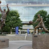Ces joueurs NBA immortalisés en statues