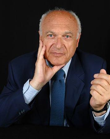 Pierre-Nora-by-Helie-Gallimard