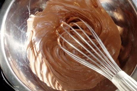 Pâte à tartiner maison au chocolat praliné et noisettes © Recettes d'ici et d'ailleurs