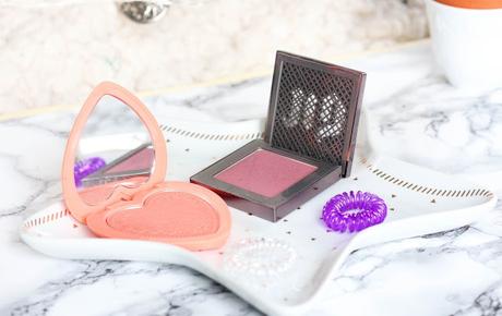 After Glow d'Urban Decay, Love Flush Too Faced, blush longue tenue
