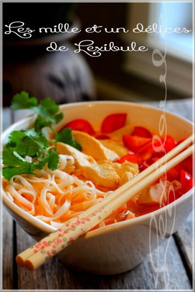 ~Soupe épicée au poulet et lait de coco~