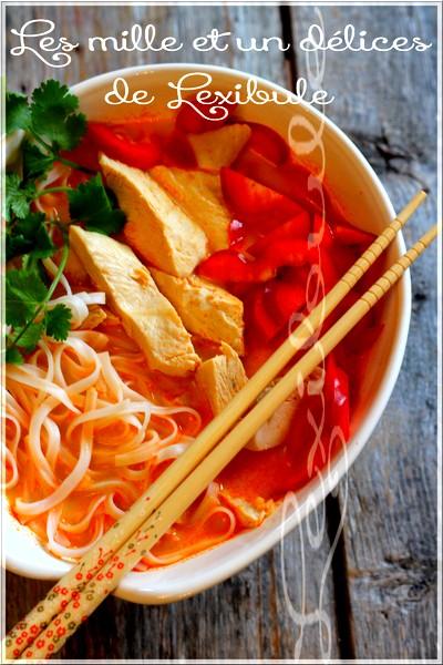 ~Soupe épicée au poulet et lait de coco~