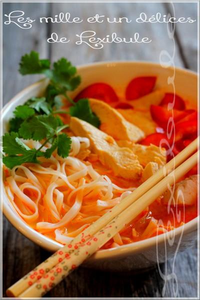 ~Soupe épicée au poulet et lait de coco~