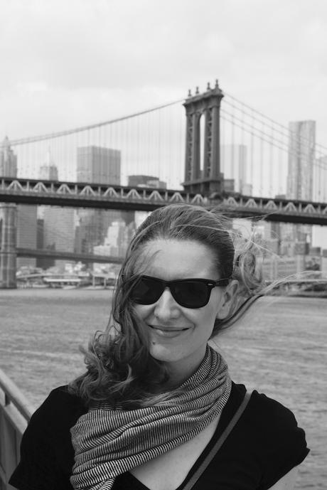 Paroles de blogueuses – Ma vie sans fard à New York, Caroline