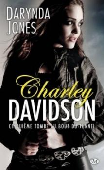 Couverture Charley Davidson, tome 4 : Quatrième tombe au fond