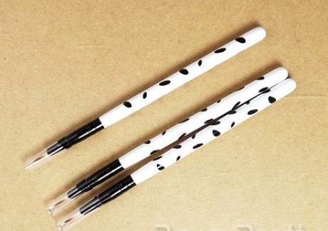 Néejolie : mon partenariat avec la caverne d’Ali Baba au féminin pinceau liner