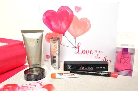 Du rose et de l'amour dans la Glossy Box de février