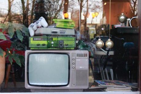 Amsterdam : un hôtel conçu pour les gamers avec une bibliothèque débordante de comics !