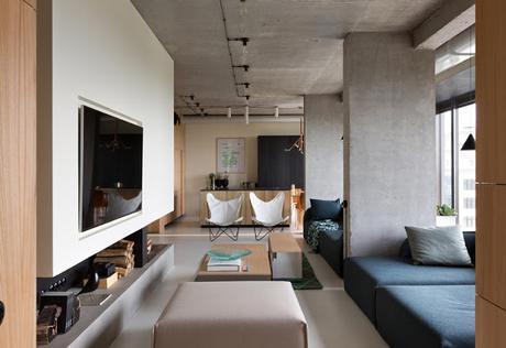 Bois et béton dans un Penthouse ukrainien