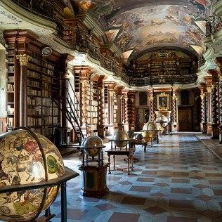 En promenade :  La bibliothèque Nationale de Prague