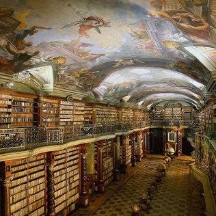 En promenade :  La bibliothèque Nationale de Prague