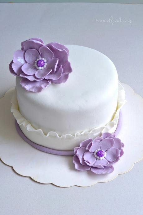 Gateau pate a sucre bleu violet  Gâteau pâte à sucre, Pâte à sucre, Gateau