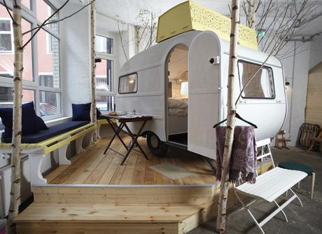 Huttenpalast-berlin-caravan-hotel-nightnight-1