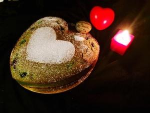 Saint Valentin : financier pistache, framboises et coeur chocolat