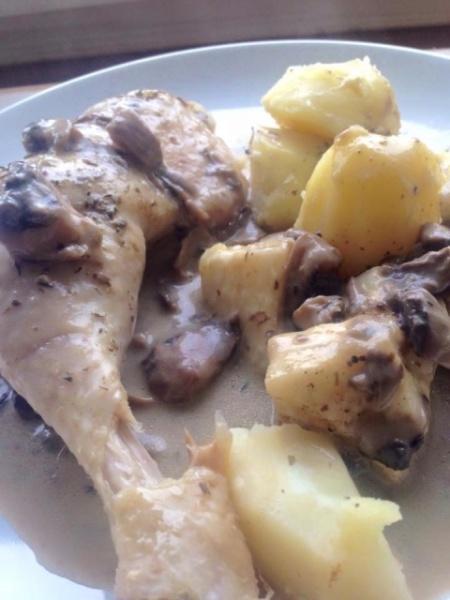 Cuisses de poulet à la crème de champignons