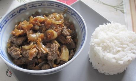 Boeuf aux oignons