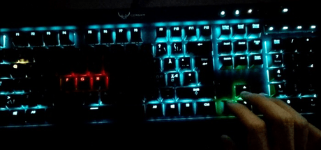 Il transforme son clavier en véritable jeu de Snake ! Il transforme son clavier en véritable jeu de Snake !