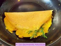 Omelette à l'amarante et pois cassés au chou