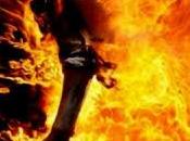 homme s'immole l'intérieur Tribunal