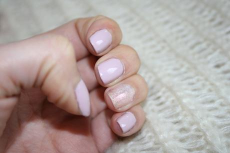 Douceur de rose sur les ongles IMG_5573