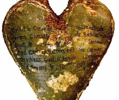 Des cœurs embaumés depuis 400 ans découverts dans un couvent à Rennes