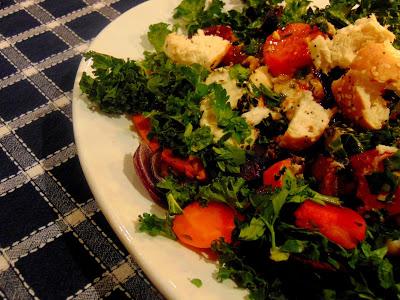 Salade de légumes d'hiver au four et fauxmage de chèvre