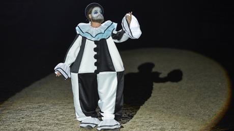 Love / Baskets (2016): difficile de poursuivre jusqu’à la fin