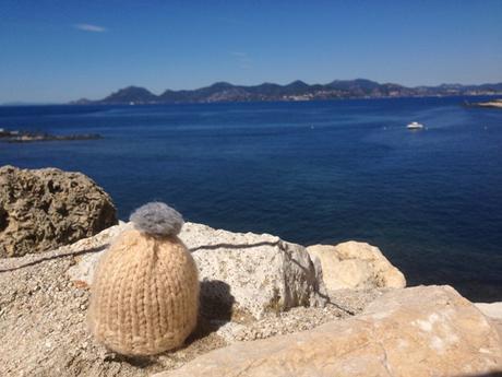 globe-t-bonnet-voyageur-travelling-winter-hat-sthonorat-vue-mer-B