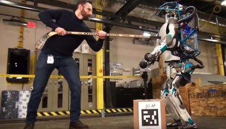 Le robot Atlas (Boston Dynamics/Google) sera-t-il l'ancêtre des Cylons ?