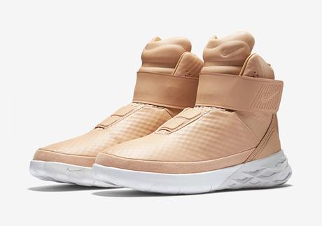 Nike Swoosh Hunter