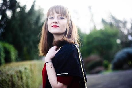 look-robe-rouge-pourpre-tarajarmon-sac-chanel-mademoiselle-blog-mode-look-robe-cuissardes