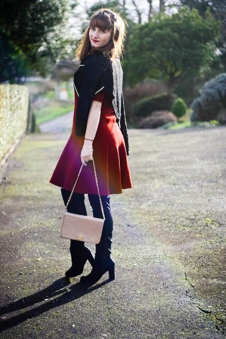 look-robe-rouge-pourpre-tarajarmon-sac-chanel-mademoiselle-blog-mode-look-robe-cuissardes