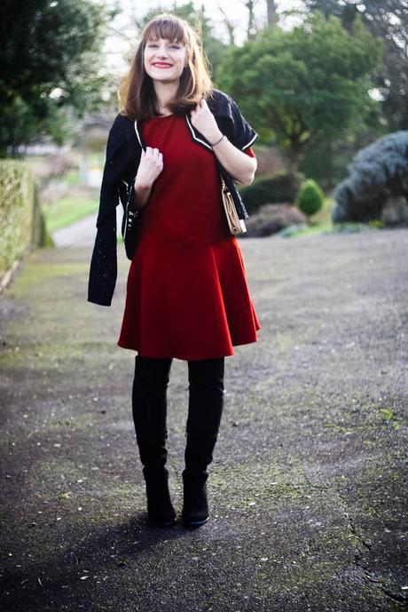 look-robe-rouge-pourpre-tarajarmon-sac-chanel-mademoiselle-blog-mode-look-robe-cuissardes