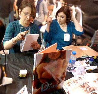 Katia Even et Néphyla lors du FIBD d'Angoulême 2016 pour La Déesse