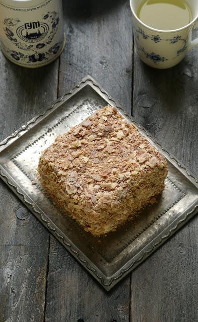 Napoleon , gâteau russe , pâte feuilletée , cuisine russe , crème vanille