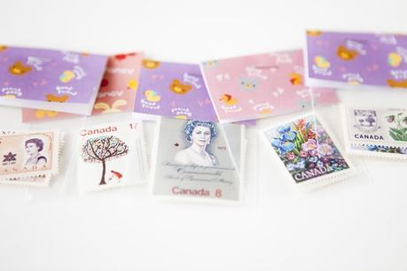 Mode, art, ciné, culture : mes trouvailles de la semaine #99 Image of Set of 5 Vintage Canadian Stamp Packs