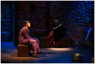 Lapidée à la Comédie Bastille