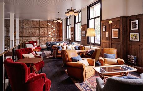 Le côté salon à l'ambiance plus chaleureuse