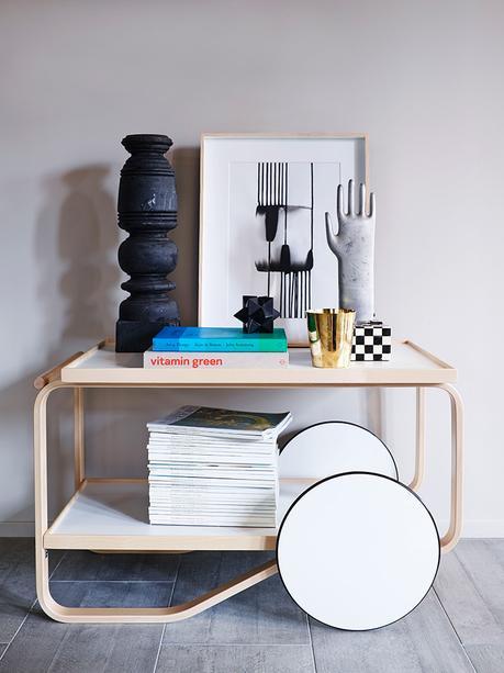 Une desserte s'il vous plaît! | elephant in the room