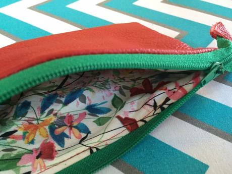 Pochette et fanfreluches