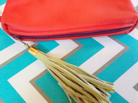 Pochette et fanfreluches