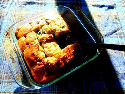 Gâteau aux bleuets et jus d'agrumes