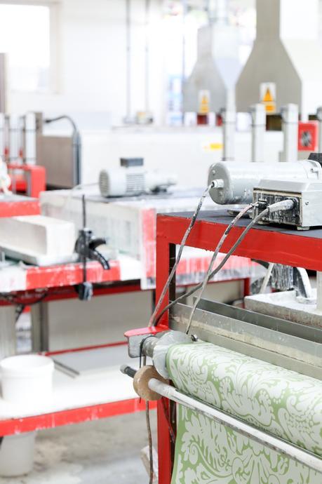 Farrow & Ball visite dans leur usine du Dorset, à la découverte de leur peinture et leur papier peint