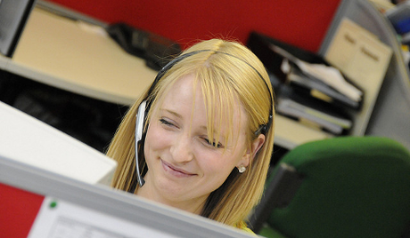 Téléopératrice [photo par Alan Clark]