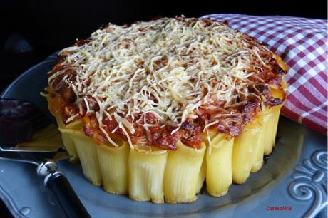 Gâteau de rigatoni à la bolognèse