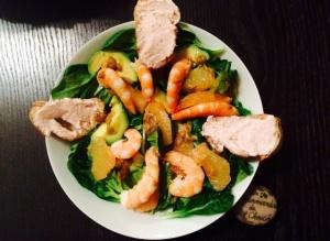 Salade fraicheur : mache, crevettes, pamplemousse avocat et tarama