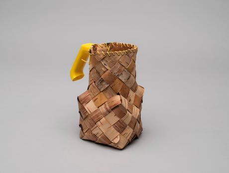 Sanna Lindholm et sa série Näver, objets en écorce de bouleau