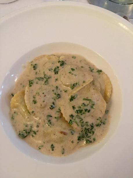 FINZI : ANTIPASTI ET PASTA SAVOUREUX SERVIS DANS UNE BELLE MAISON FAMILIALE