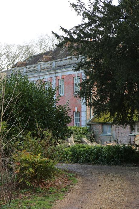 Chez Deans Court, Wimborne Deans Court Wimborne, Dorset, demeure anglaise historique restaurée avec les peintures Farrow And Ball