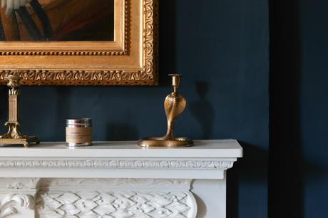 Chez Deans Court, Wimborne Deans Court Wimborne, Dorset, demeure anglaise historique restaurée avec les peintures Farrow And Ball